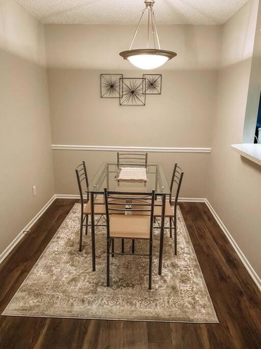 Apartment Cozy 1bedroom Apt Near Downtown *